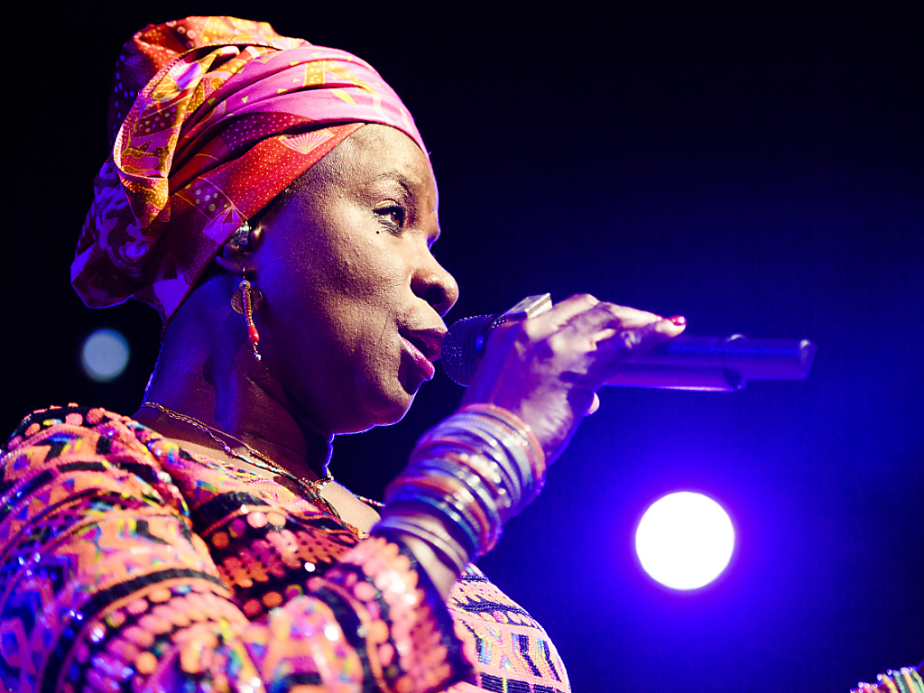 La diva béninoise Angélique Kidjo en concert pour la renaissance de Notre-Dame