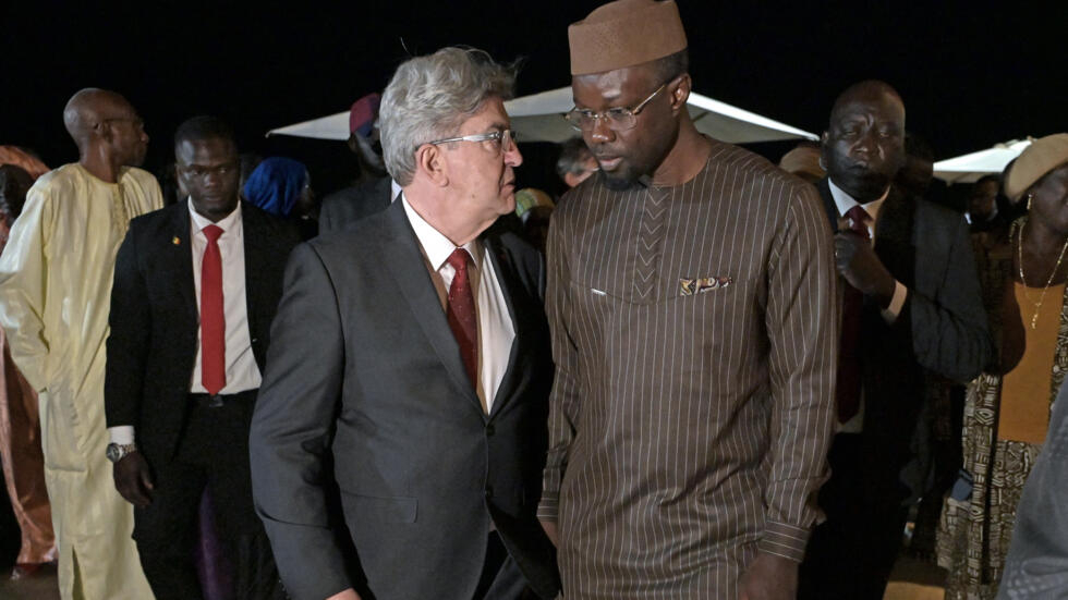 Sénégal : en visite à Dakar, Jean-Luc Mélenchon dresse des lauriers sur Ousmane Sonko