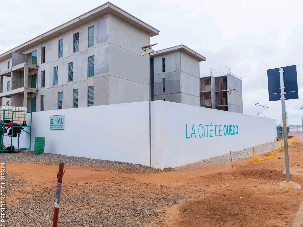 Bénin : 07 employés arrêtés pour vol d'aluminium sur le chantier des logements sociaux de Ouèdo