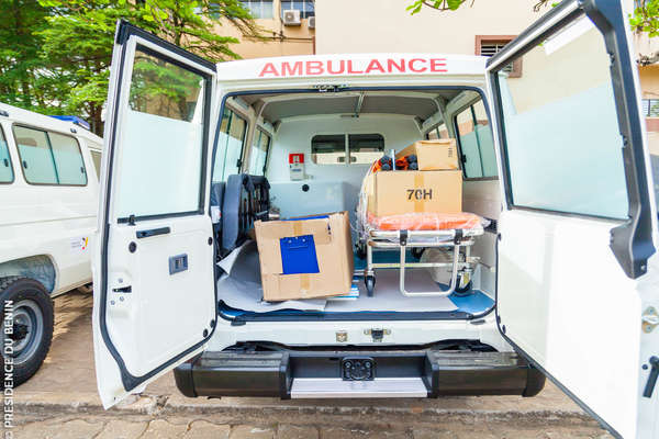 Bénin : réception de 144 ambulances pour améliorer les références médicales