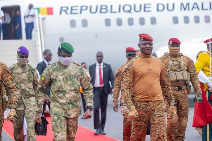 Burkina Faso : Assimi Goïta déjà à Bamako pour une visite d’amitié et de travail