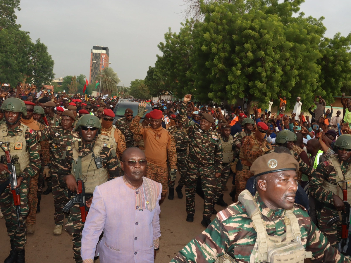 Sommet des Chefs d'Etats de l'AES : descente triomphale d'Ibrahim Traoré à Niamey