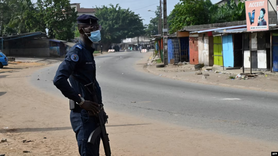 Côte d’Ivoire : un capitaine de police condamné à cinq ans pour extorsion de fonds