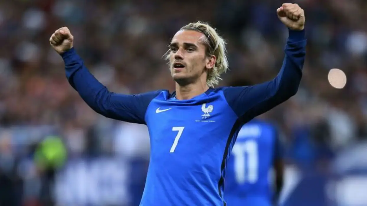 France : Antoine Griezmann annonce sa retraite internationale (vidéo)