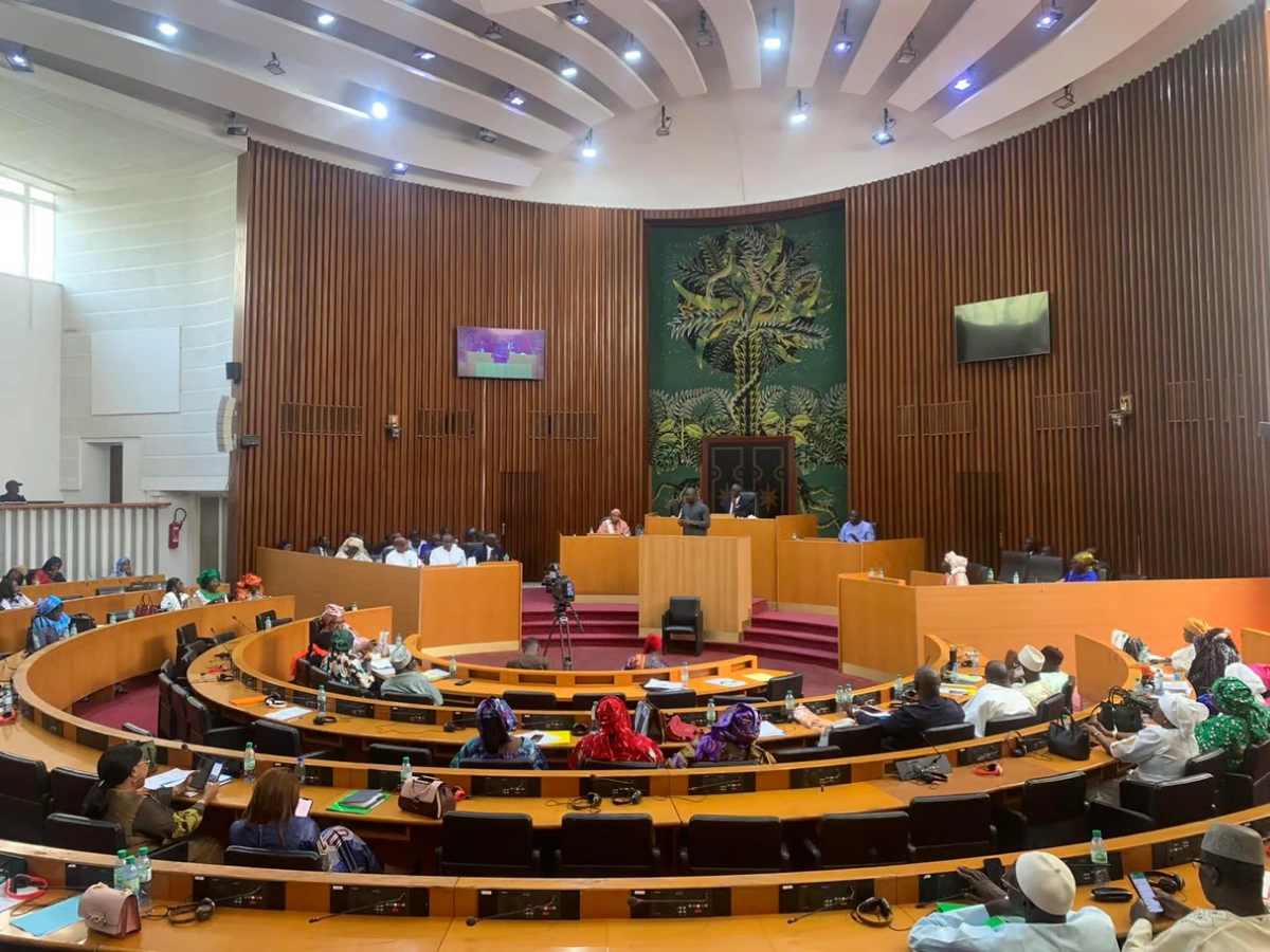 Révision de la constitution au Sénégal : le parlement inflige un revers à Diomaye Faye