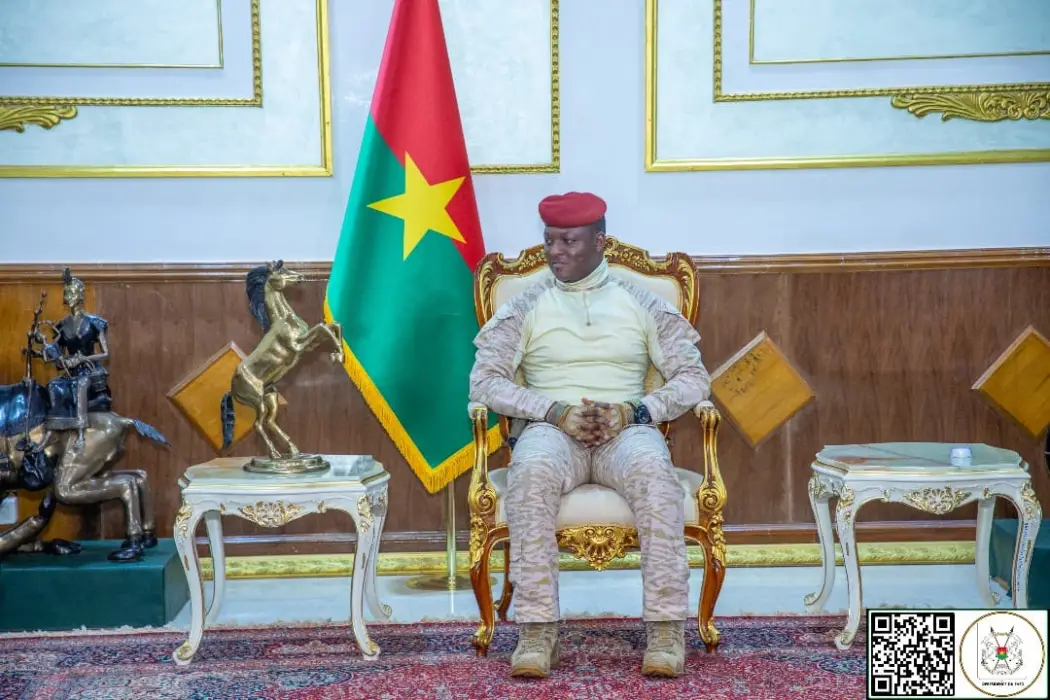 Burkina Faso : Ibrahim Traoré reçoit un émissaire d’Azerbaïdjan