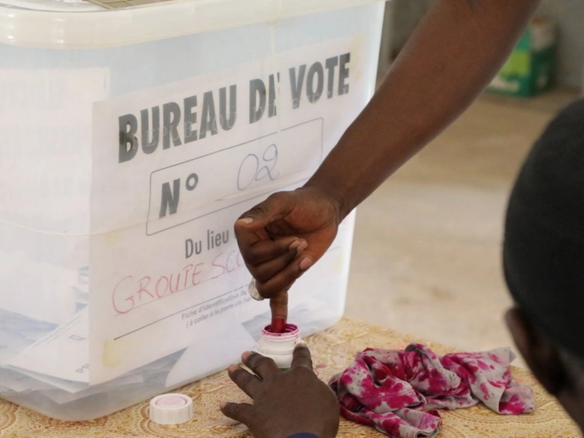 Sénégal : le pouvoir et l'opposition dos à dos sur les législatives anticipées