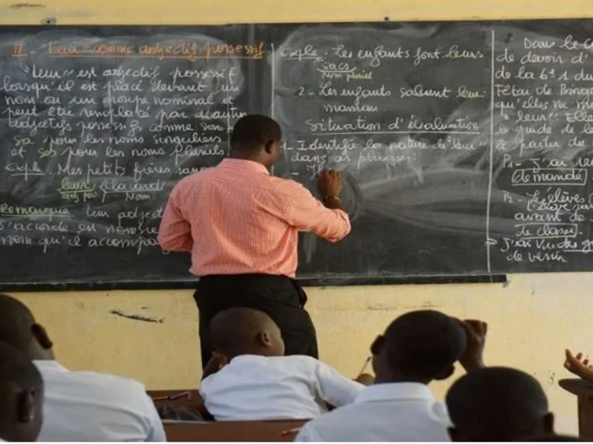 Togo : un enseignant exclu de son poste pour harcèlement sur mineur