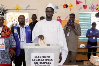 Législatives au Sénégal : le Pastef revendique une large victoire, l'opposition salue le scrutin