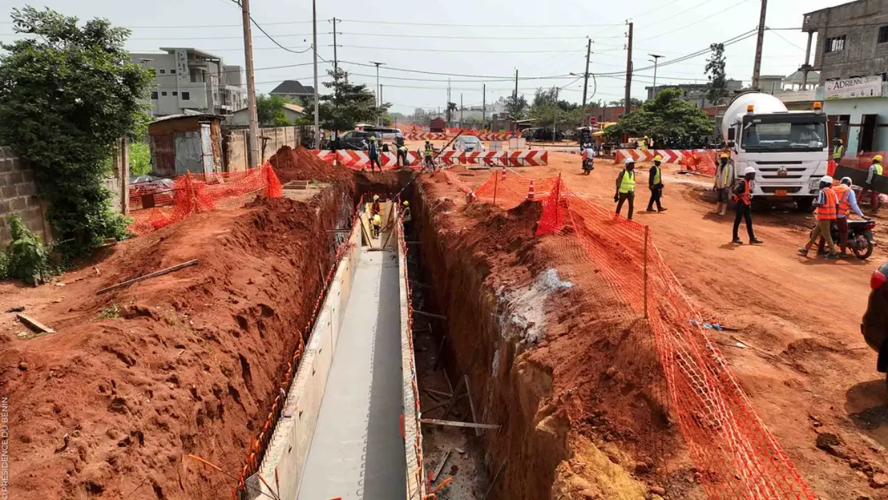 Phase 2 du Projet Asphaltage : plus de 60 rues en construction à Abomey-Calavi