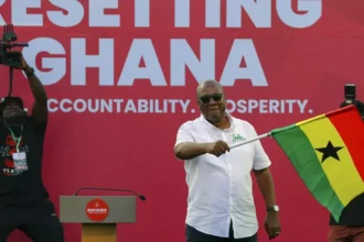 Présidentielle au Ghana : John Mahama élu, le candidat du pouvoir reconnaît sa défaite