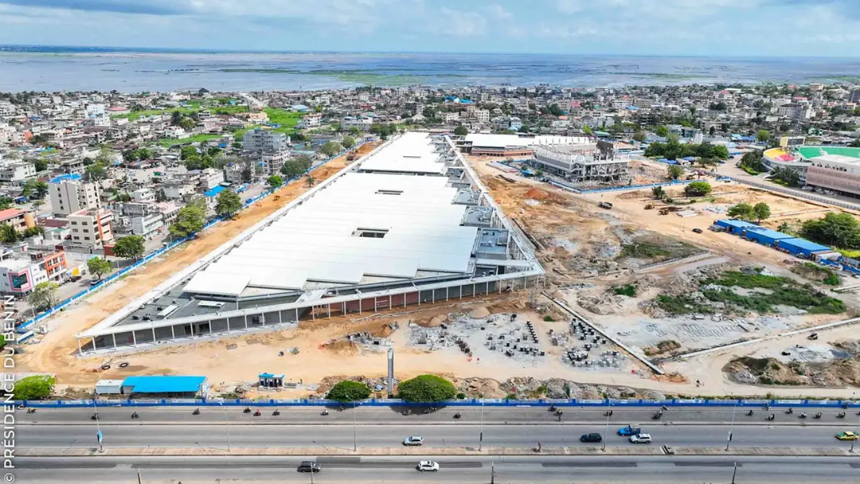 Pôle commercial au stade Mathieu Kérékou : l'avancée des travaux (vidéo)