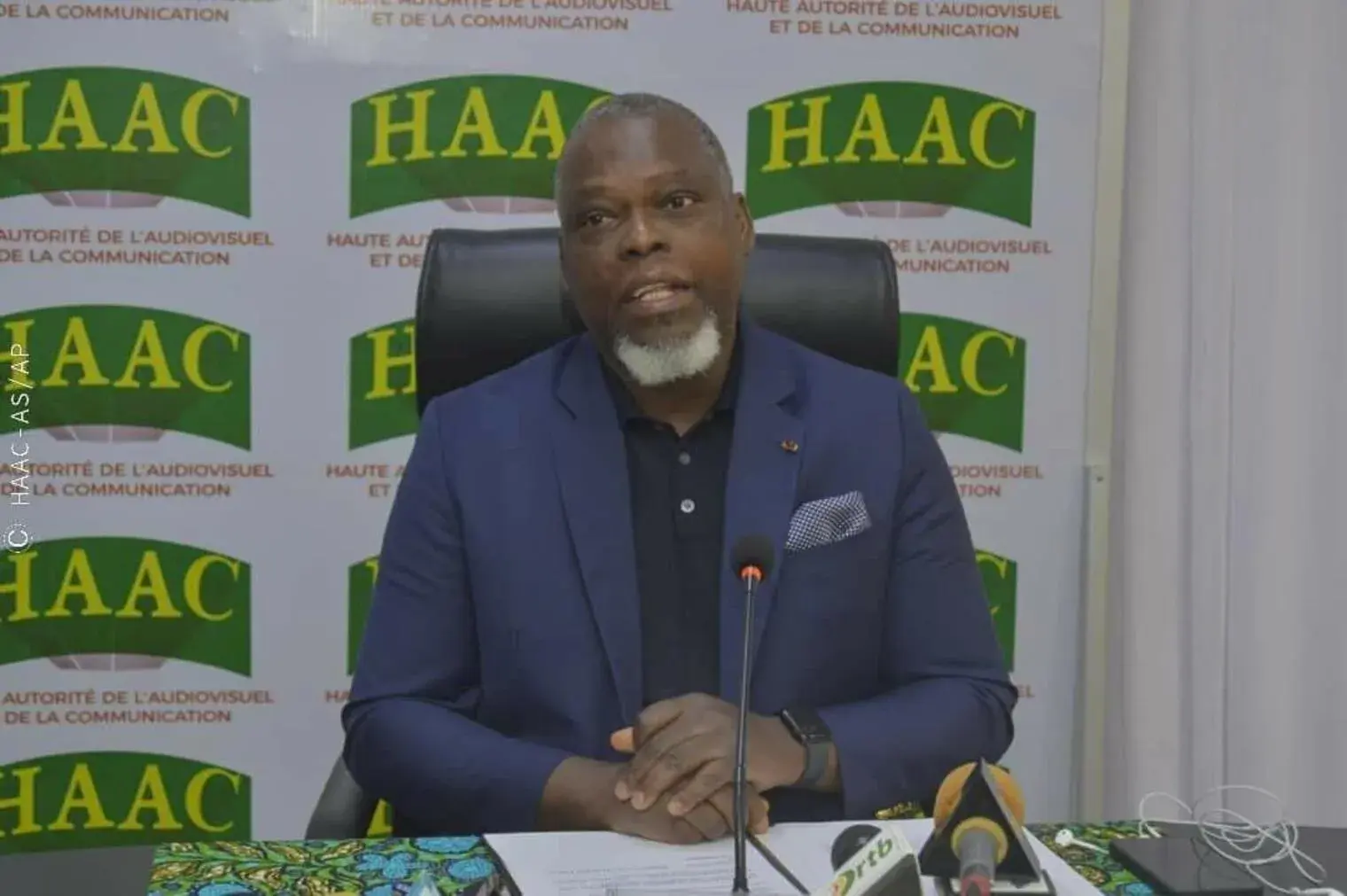 Bénin: la HAAC suspend plusieurs médias et retire la carte de presse d’un directeur de publication