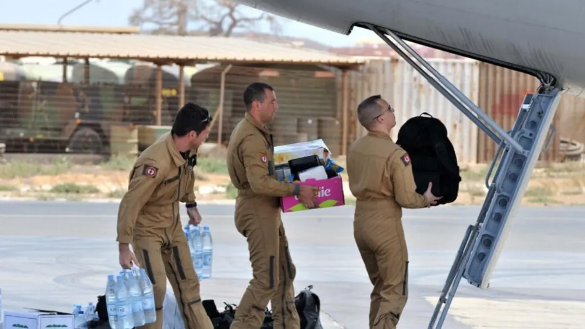 La France cède deux bases militaires au Sénégal