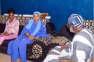 Bénin : Mariam Djaouga Sacca au domicile de Sa majesté Kpétoni Koda VI à Djougou