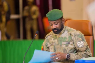Au Mali, des intellectuels alertent sur des "dérives" du pouvoir Goïta
