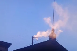 Fumée blanche au Vatican, un nouveau Pape élu !