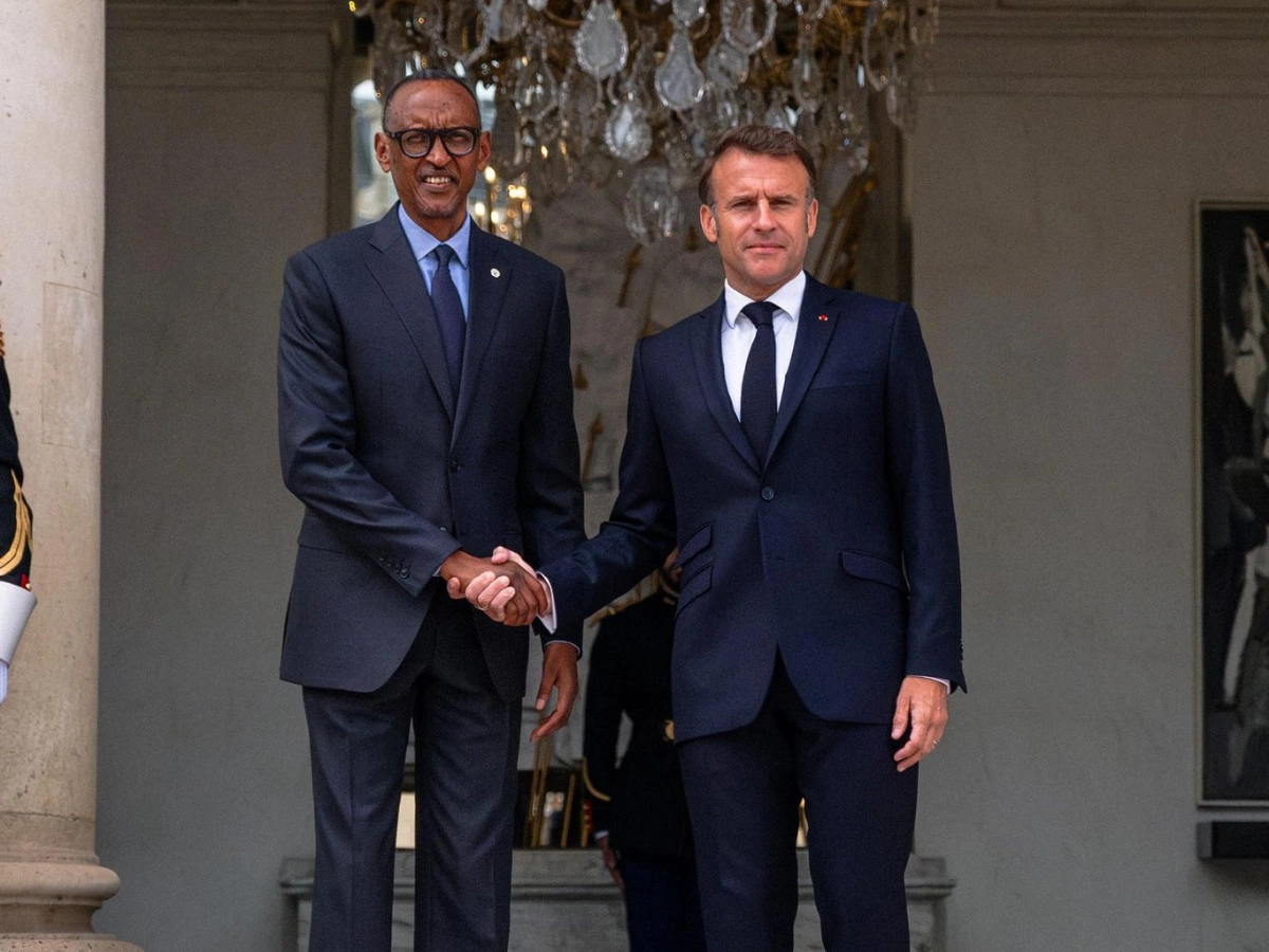 Paul Kagame discute de "Visit Rwanda" avec Emmanuel Macron