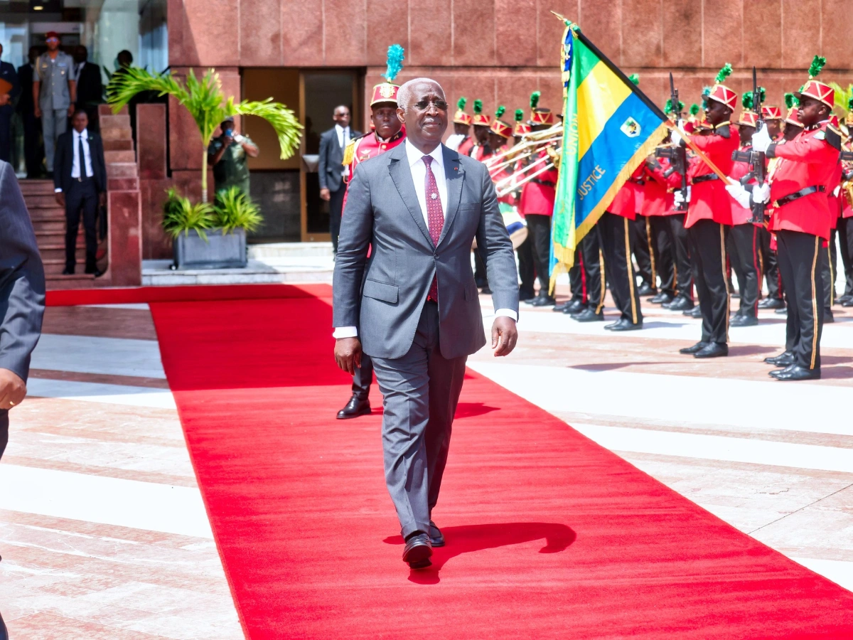 Gabon : démission du Premier ministre Raymond Ndong Sima