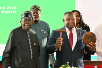 Julius Maada Bio, président de la Sierra Leone, élu président de la Cédéao