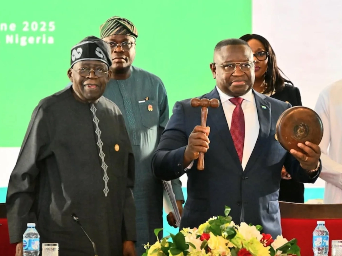 Julius Maada Bio, président de la Sierra Leone, élu président de la Cédéao