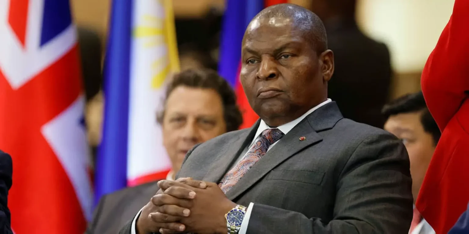 Centrafrique : le président Faustin-Archange Touadéra évacué d'urgence à l'étranger