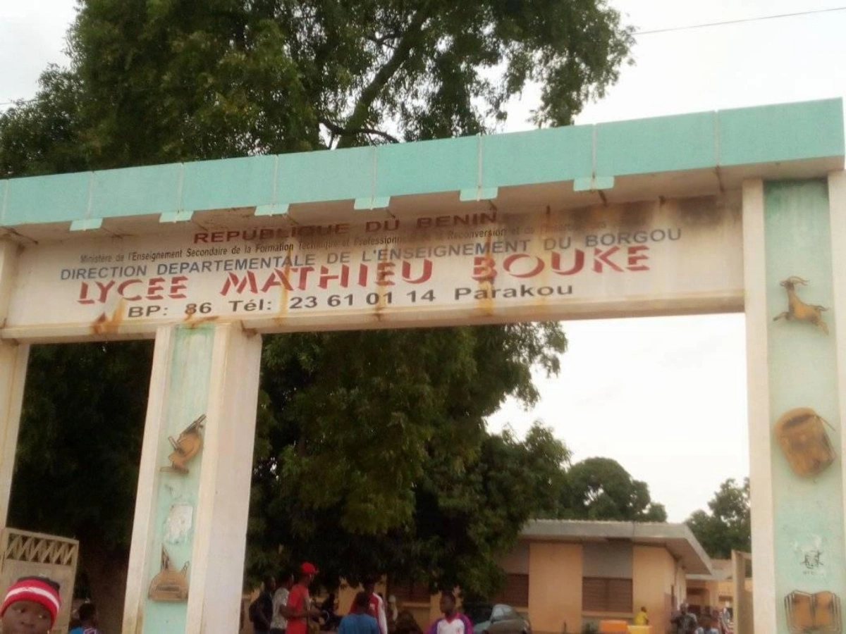 BAC 2025 au Bénin : un candidat exclu pour tricherie !