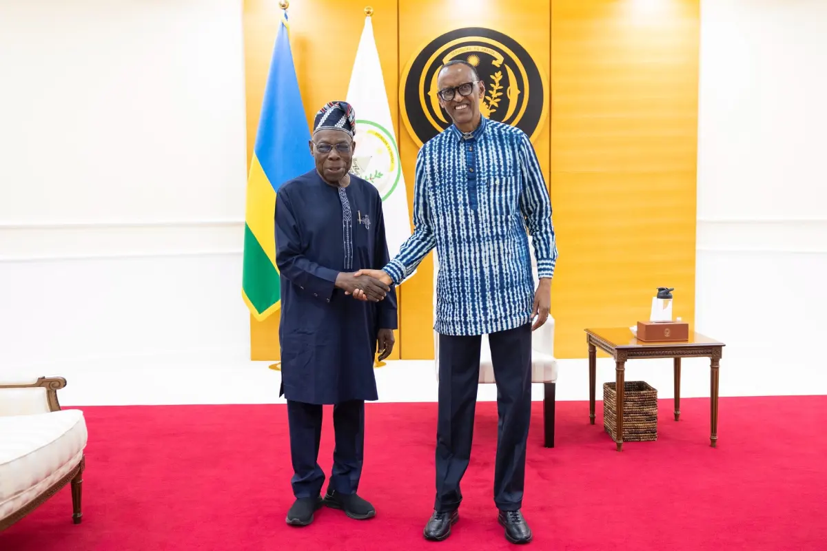 Rwanda : Paul Kagame échange avec Olusegun Obasanjo