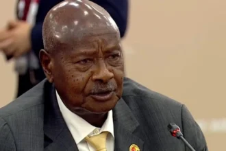 Ouganda: Yoweri Museveni, 80 ans, candidat à un nouveau mandat en 2026