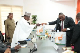 Côte d'Ivoire: Boni Yayi et sa délégation reçus par le président de la commission électorale