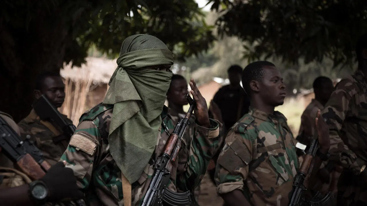 groupes rebelles centrafricains, précisément Retour, Réclamation et Réhabilitation (3R) dirigé par OUMAR ABDEL KADER dit Sembe Bobbo et Union pour la Paix en Centrafrique (UPC)