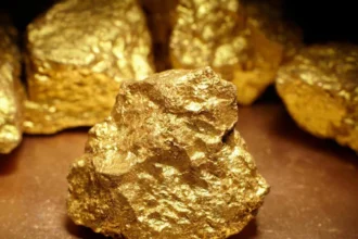 Mali : l'État lance la vente des stocks d’or saisis à Barrick Gold