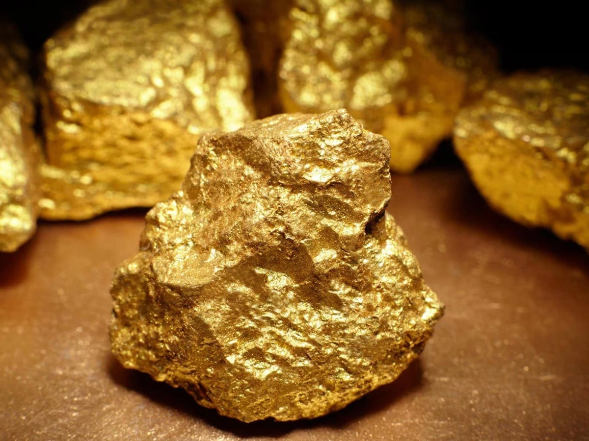 Mali : l'État lance la vente des stocks d’or saisis à Barrick Gold
