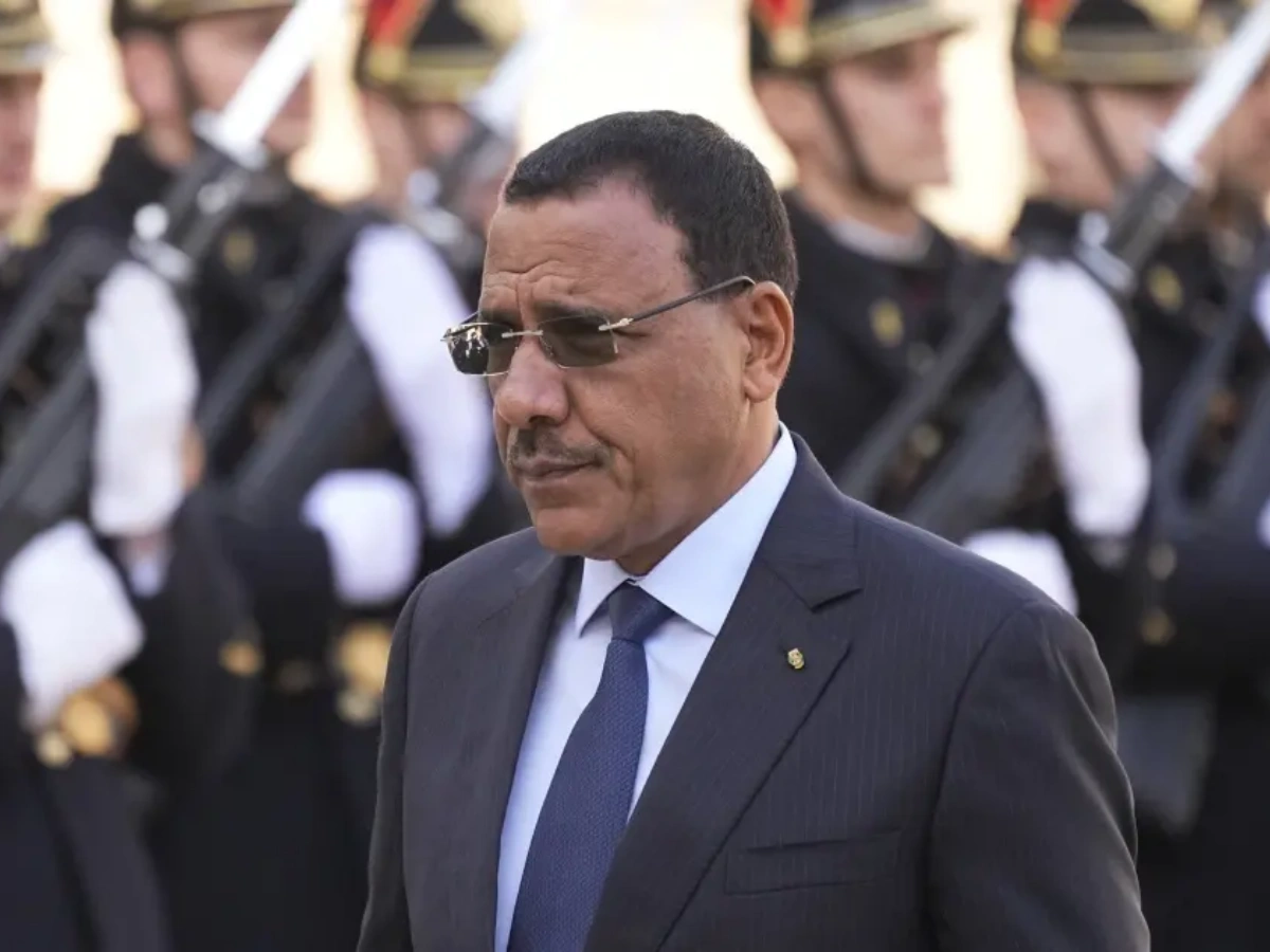 Niger: Human Rights Watch appelle à la libération de Mohamed Bazoum