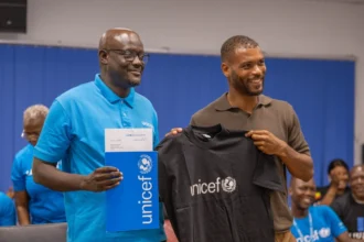 Steve Mounié, nouveau champion de l’UNICEF pour les droits de l’enfant au Bénin