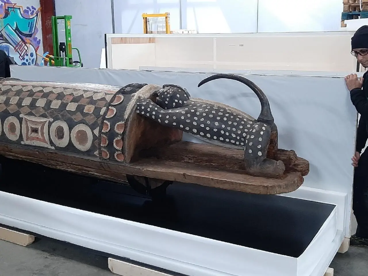 La France va restituer le tambour parleur Djidji Ayôkwé à la Côte d’Ivoire