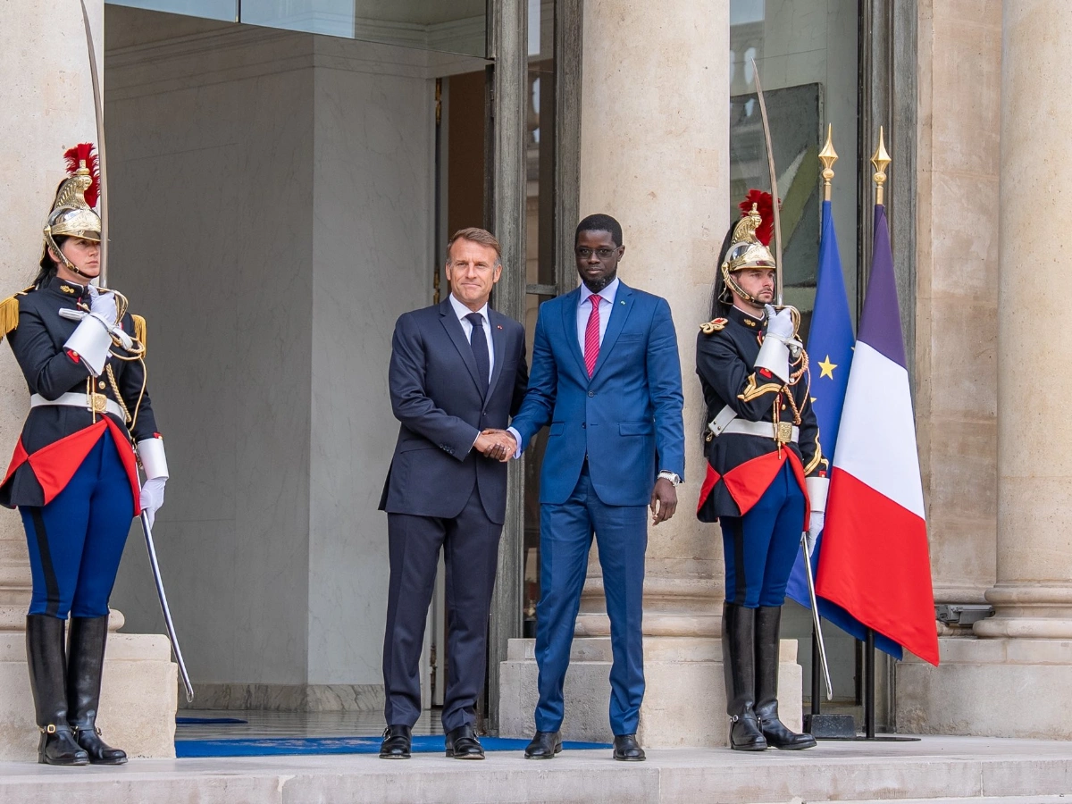 emmanuel macron bassirou diomaye faye france sénégal