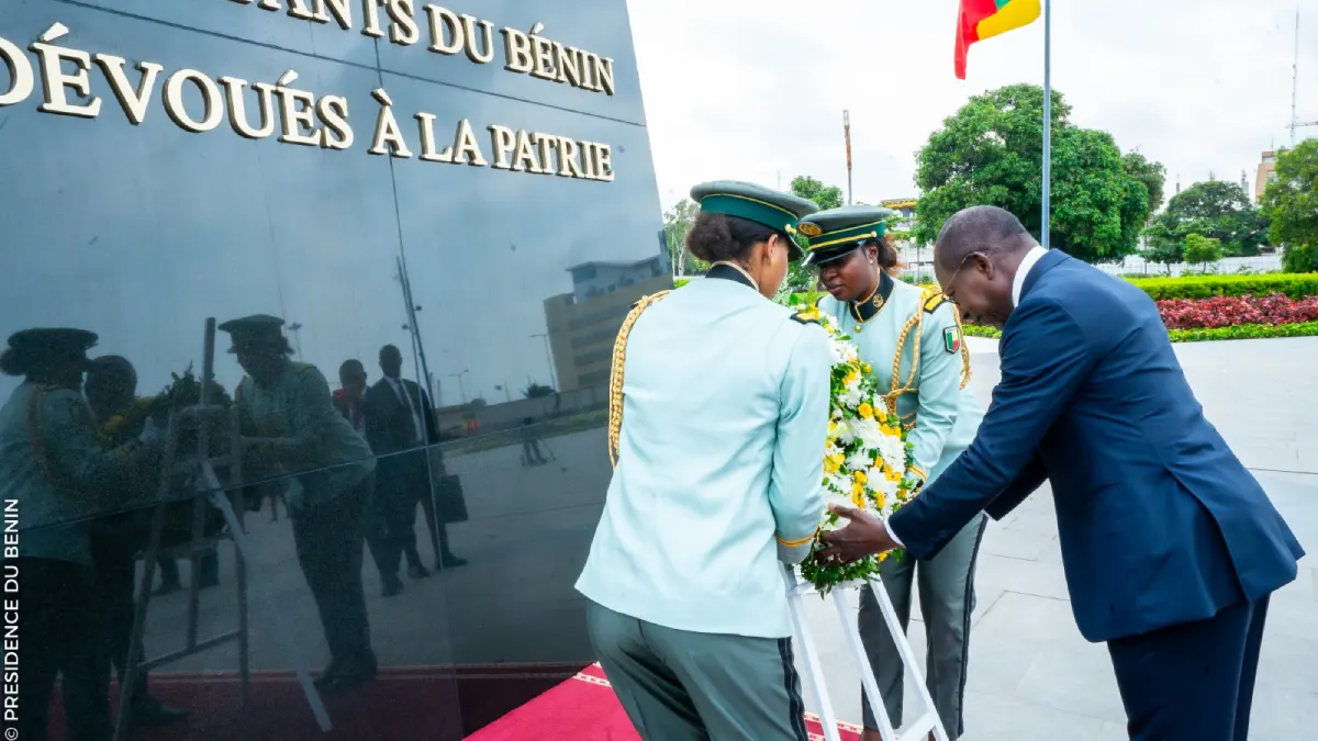 dépôt de gerbe Patrice Talon Indépendance Bénin