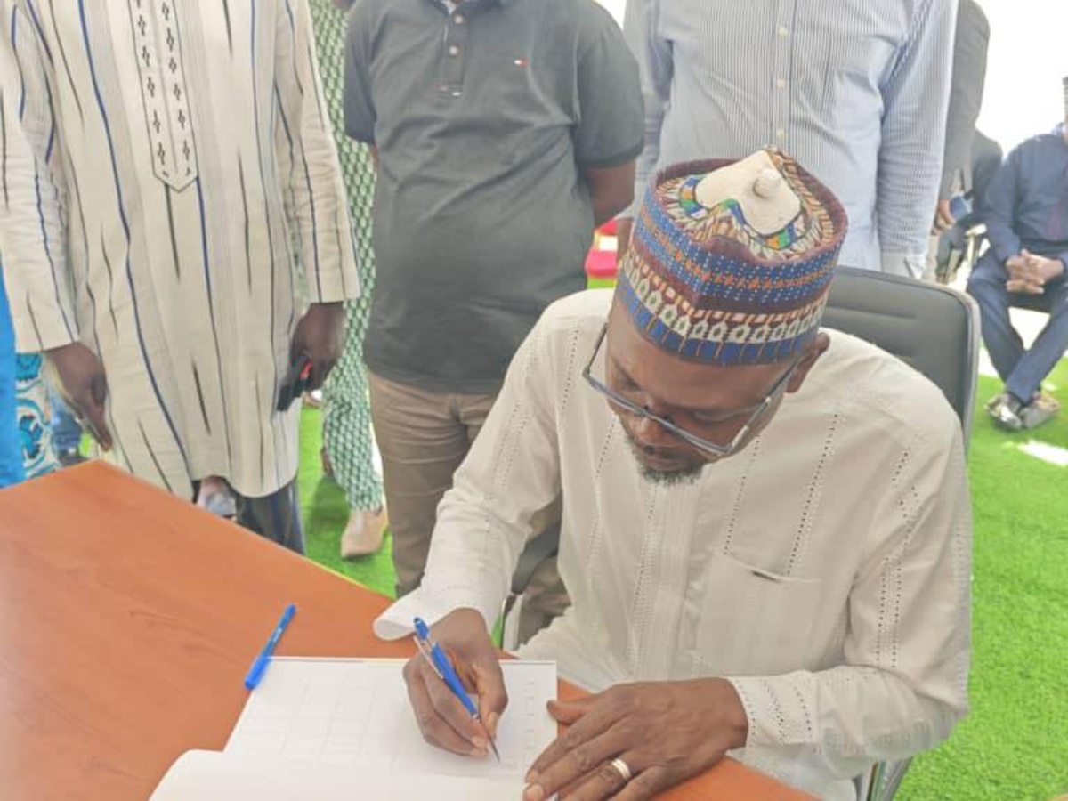 Législatives 2026 : la FCBE ouvre le bal en déposant sa déclaration de candidatures à la CENA