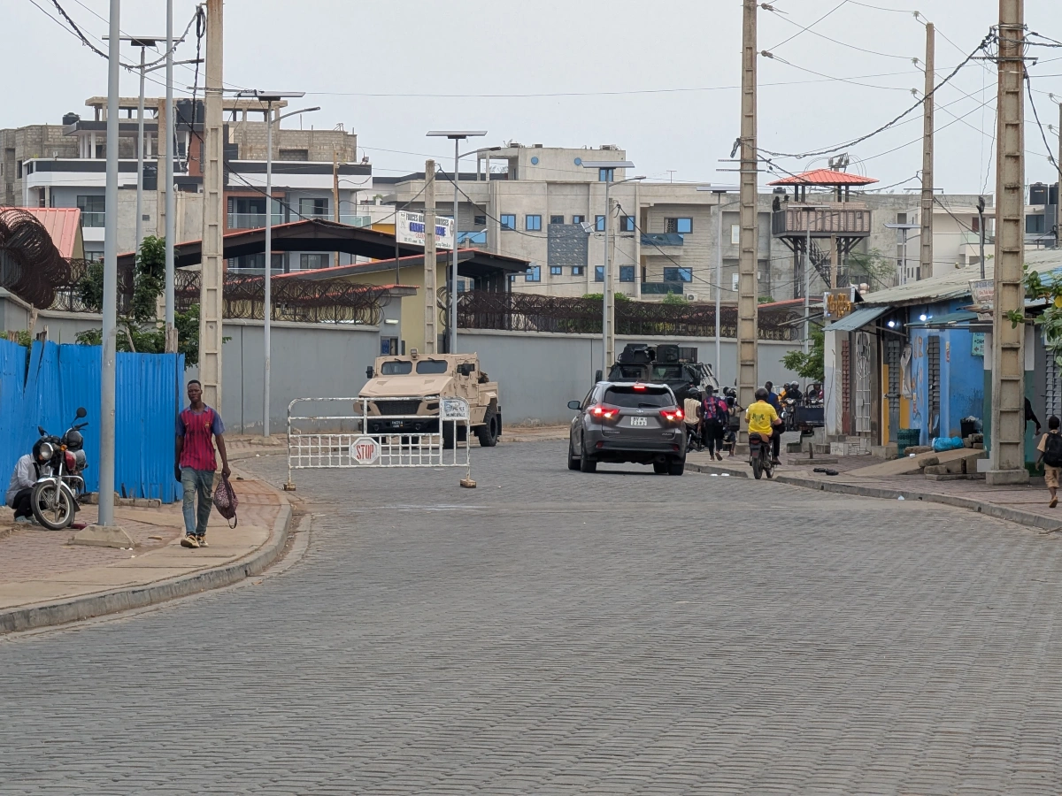 armés abandonnées cotonou tentative coup d'état
