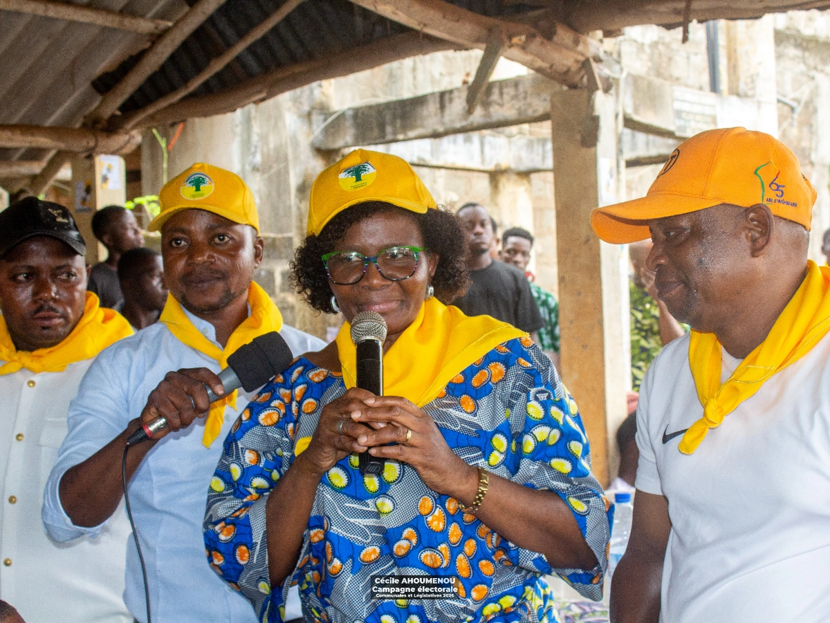 Cécile Ahoumènou en campagne électorale pour les législatives du 11 janvier 2026 à Adjarra