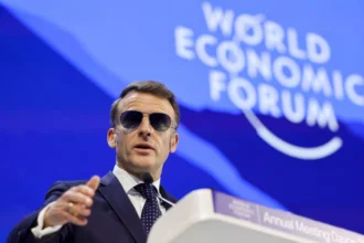 emmanuel macron lunettes de soleil