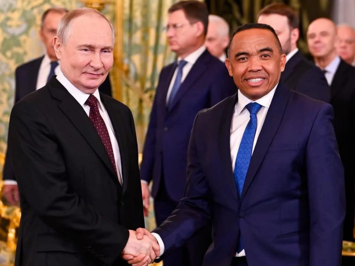 Michaël Randrianirina et Vladimir Poutine