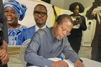 Éric Houndété signe le Pacte Républicain pour Romuald Wadagni