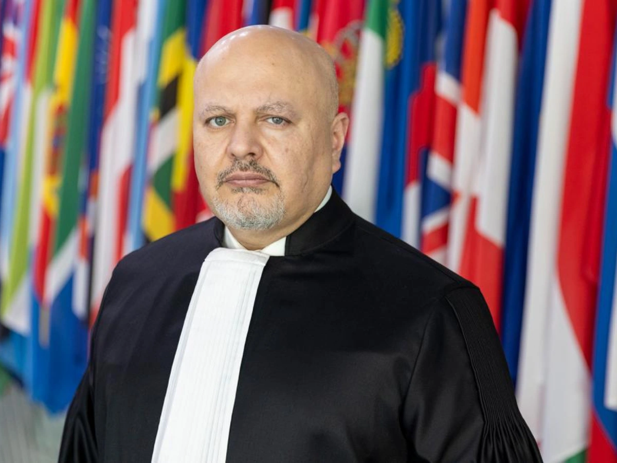 Karim Khan suspendu