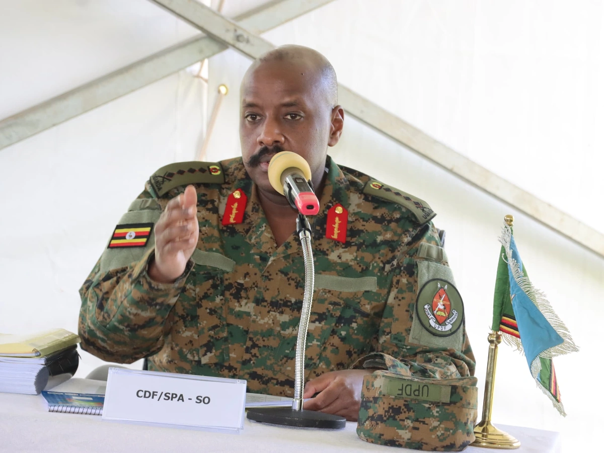 Muhoozi Kainerugaba médias