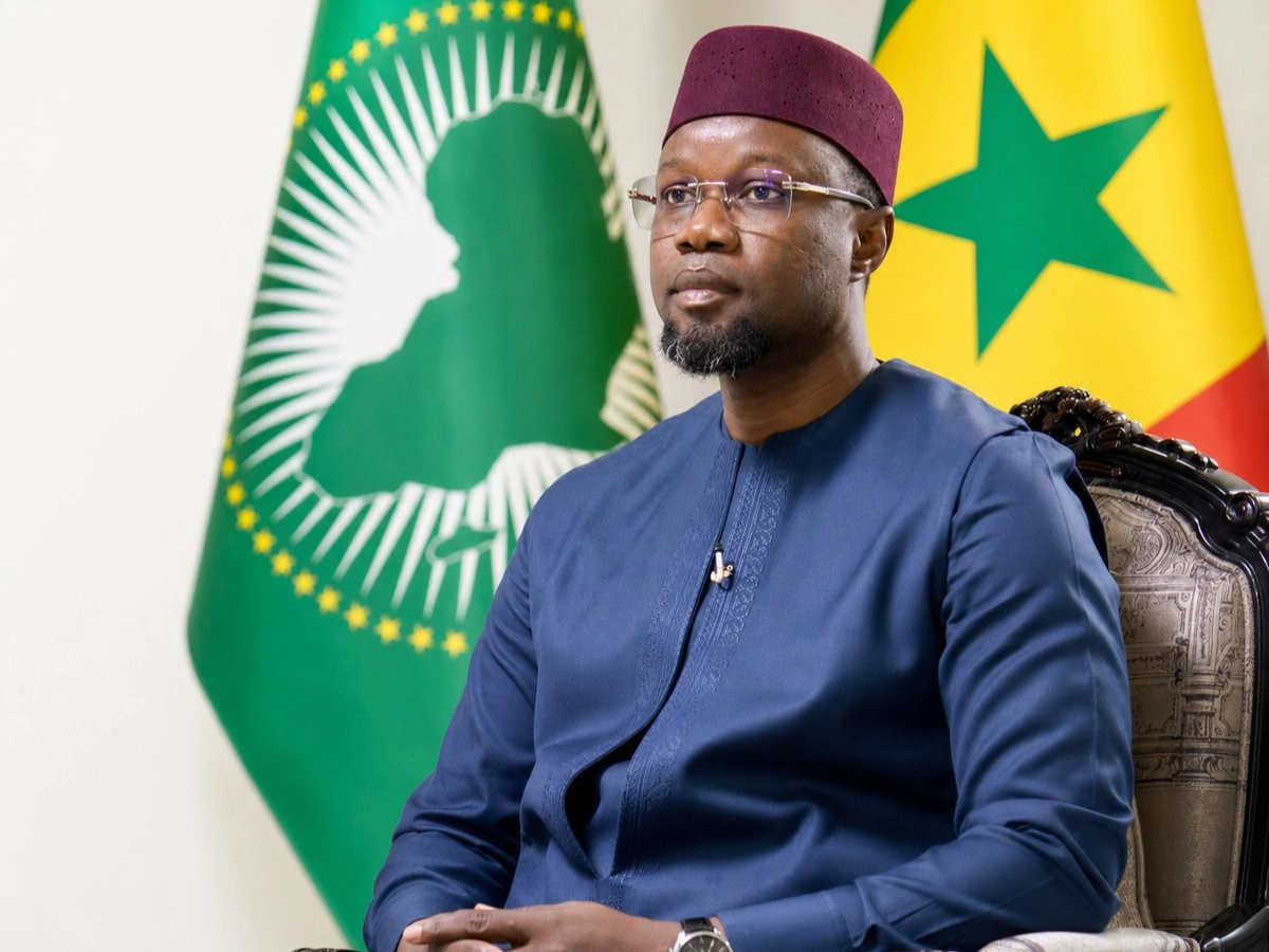Ousmane Sonko assouplit son discours vis-à-vis de la dette au Sénégal dans un entretien sur France 24 et RFI.
