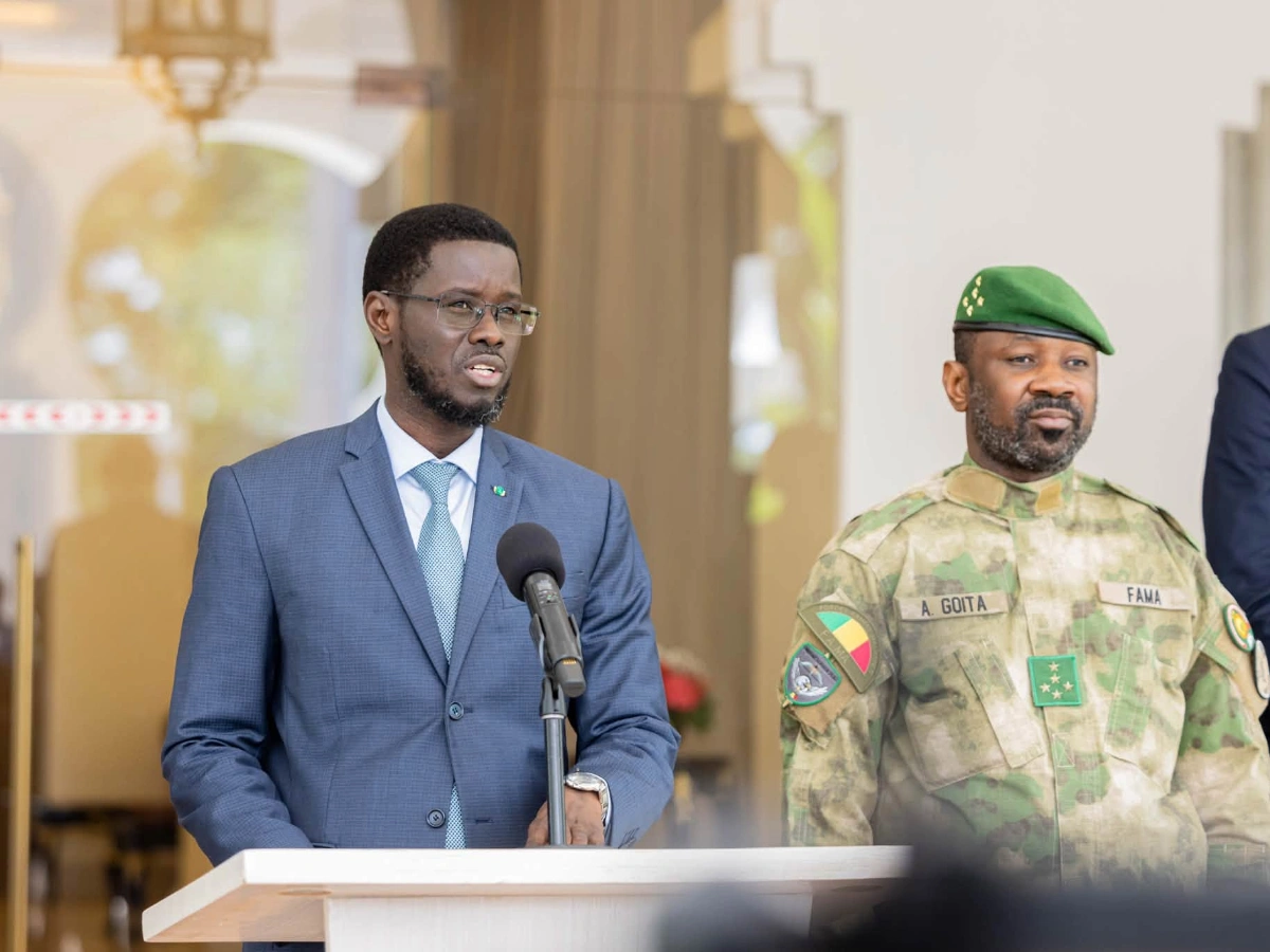 bassirou diomaye faye reçu par assimi goita à bamako