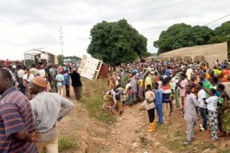 Bénin : un camion de retour de la Gaani se renverse à N'Dali, un mort et plusieurs blessés