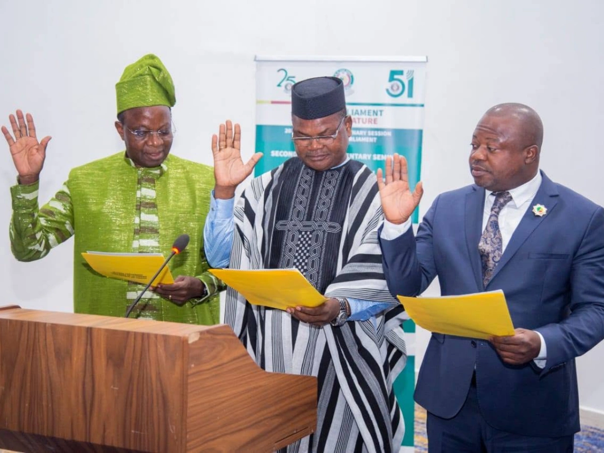 Casimir Sossou, Barthélémy Kassa et Boniface Yèhouétome ont officiellement prêté serment ce jeudi 24 septembre 2026 à Accra au Ghana 2026 au sein du Parlement.